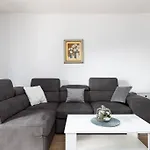 Sea & View For Five Persons Daire Poreč