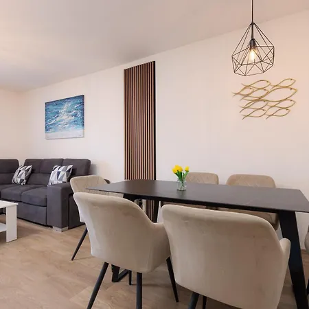 Sea & View For Five Persons Apartamento Poreč