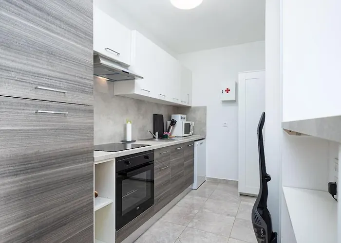 Sea & View For Five Persons アパート ポレッチ